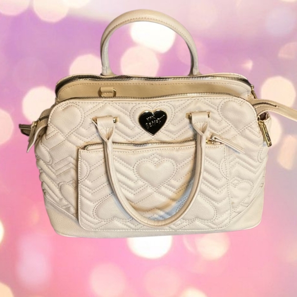 Betsey Johnson Handbags - BETSY JOHNSON Chic Cream Heart Satchel